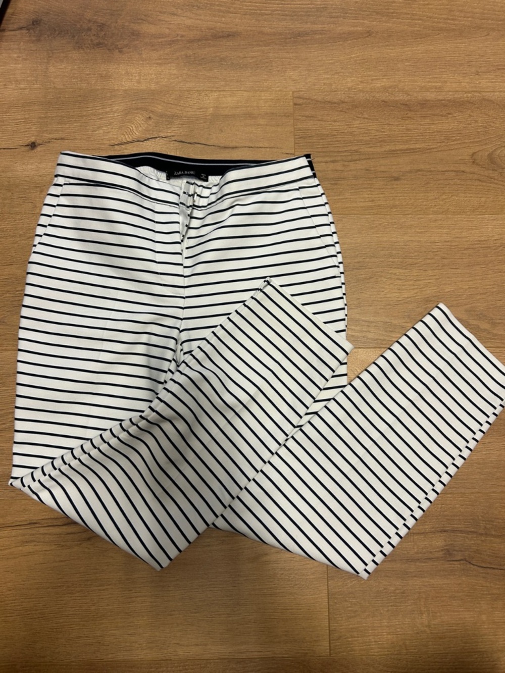 Zara White and Black Striped Cropped Pants
